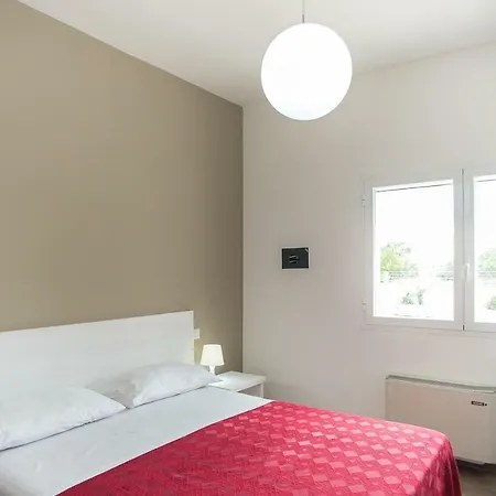 Blu Salentino Con Parcheggio Privato Gratuito 4*