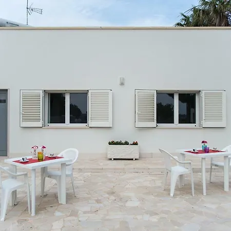 Blu Salentino Con Parcheggio Privato Gratuito Frühstückspension 4*
